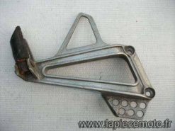 698-Platine repose pied passager gauche HONDA NX 650 Dominator